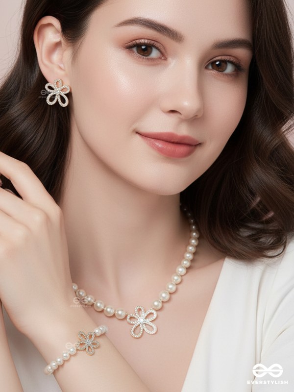 BLOSSOM PEARL – DELICATE BEAUTY IN EVERY DETAIL SET WITH NECKPIECE, EARRINGS AND BRACELET