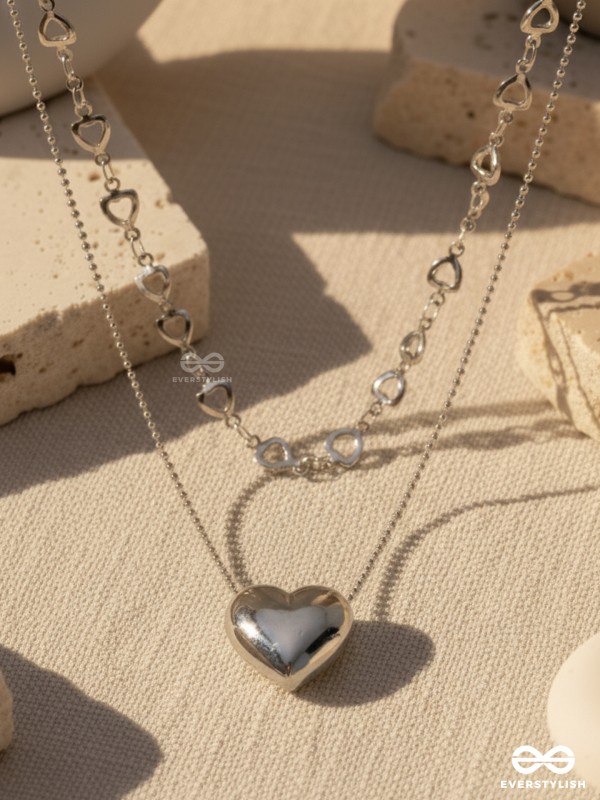 LOOPS OF LOVE - SILVER TONED HEART PENDANT NECKLACE
