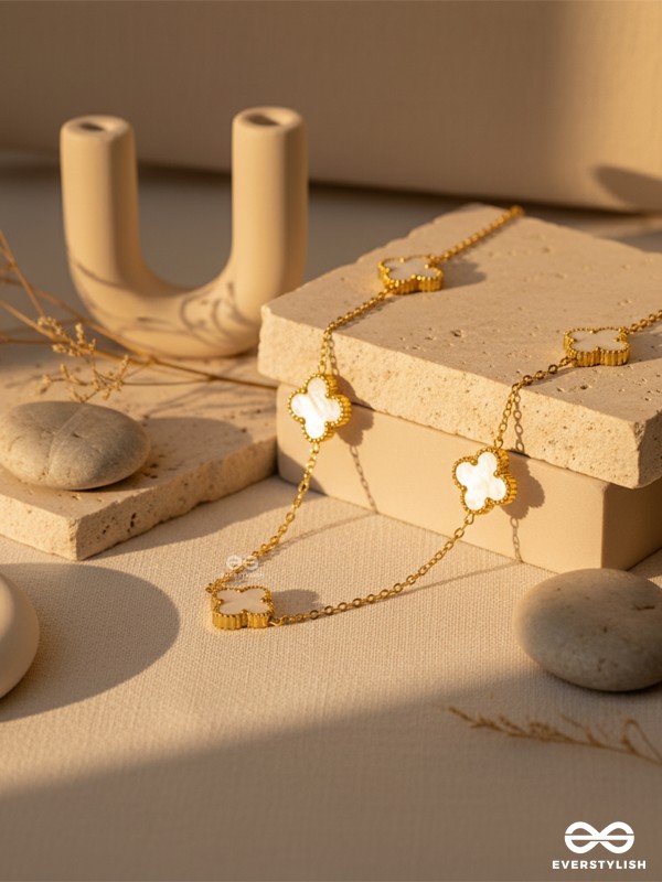 GOLDEN WHITE CLOVER -  STAINLESS STEEL NECKLACE