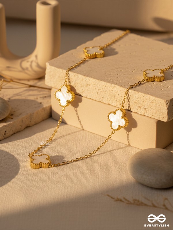 GOLDEN WHITE CLOVER -  STAINLESS STEEL NECKLACE