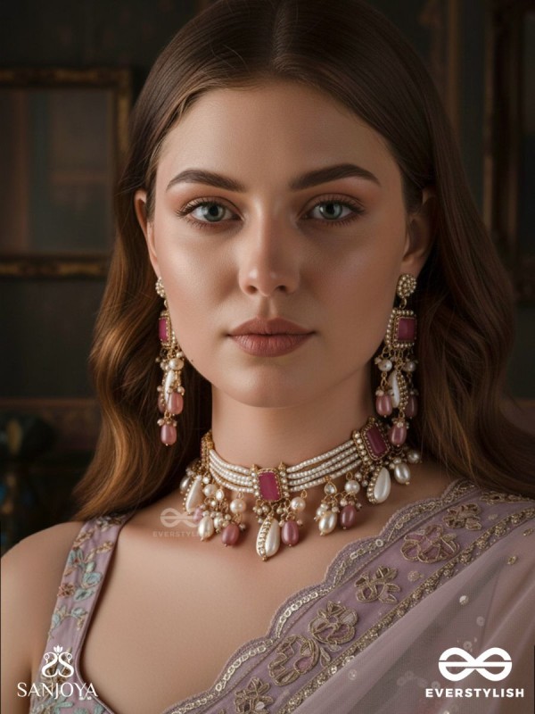 MANOHARA - CHARMING BEAUTY- HANDMADE KUNDAN SET WITH NECKLACE AND EARRINGS 