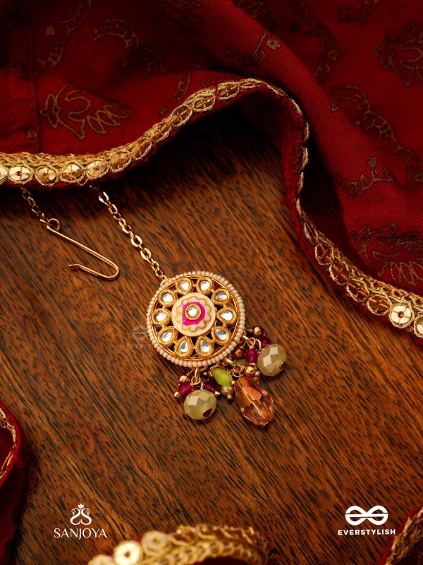 HARITRINA - GREEN AND PINK BEAUTY - ORNATE KUNDAN MAANGTIKA WITH FLORAL MOTIFS AND SPARKLING DROPS