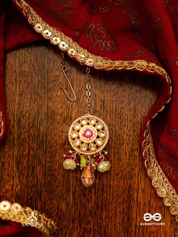 HARITRINA - GREEN AND PINK BEAUTY - ORNATE KUNDAN MAANGTIKA WITH FLORAL MOTIFS AND SPARKLING DROPS