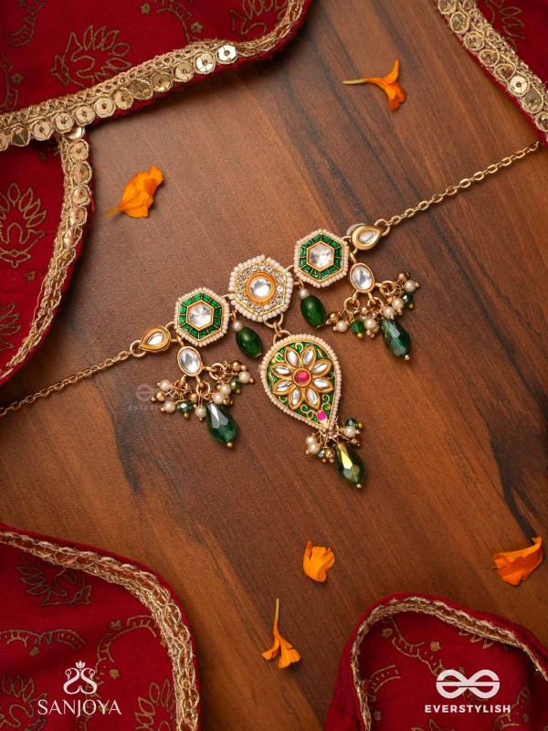 JALNIDHI - OCEAN’S TREASURE - HANDCRAFTED KUNDAN NECKLACE WITH GREEN GEMSTONES AND GOLDEN DETAILS