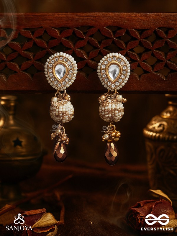 KANAKLEKHA - GOLDEN GLEAM- ROUND POLKI ACCENTED EARRINGS WITH DEWY WHITE PEARLS AND WARM EARTHY TONE BEADS