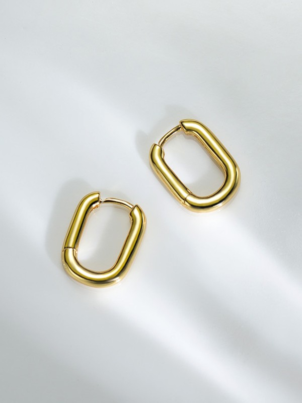 URBAN LOOP-  SLEEK AND CONTEMPORARY GOLD HOOPS