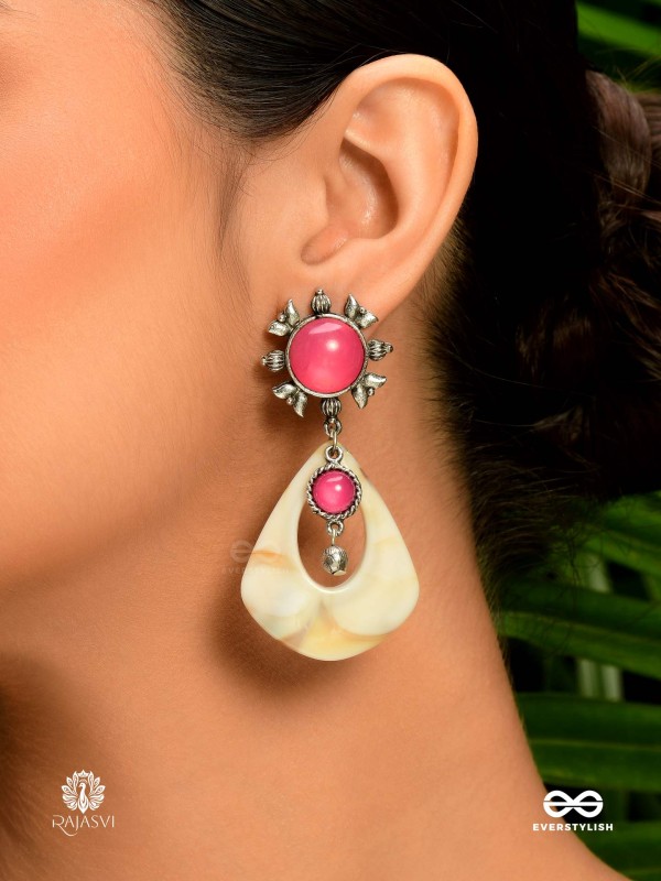 DESERT TWIST - MODERN DANGLE OXIDISED EARRING