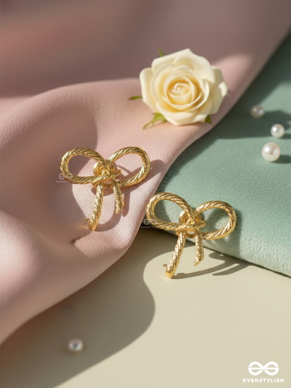 GOLD BOW – MINIMAL BOW STUDS THAT DEFINE EVERYDAY ELEGANCE