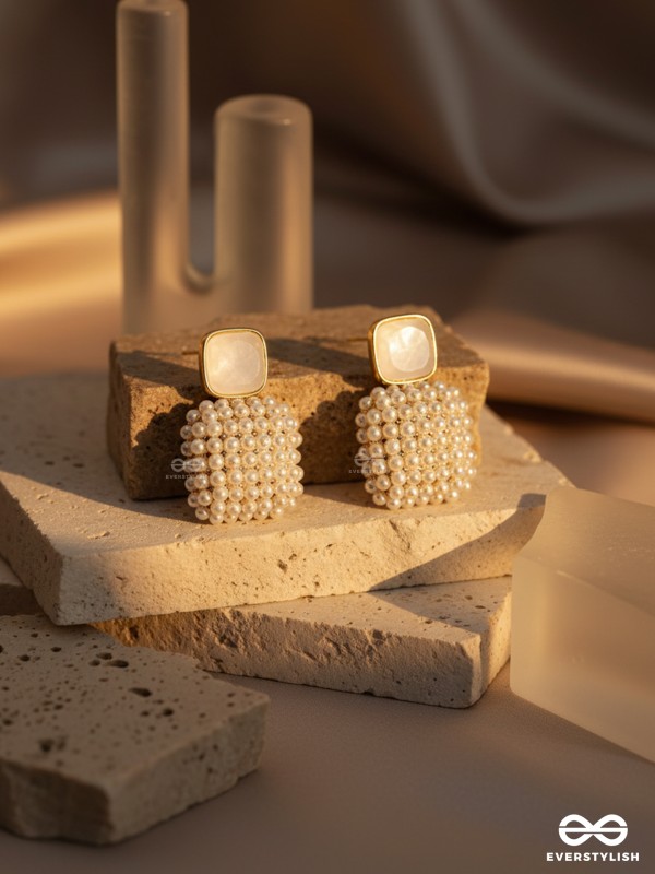 PEARL MOSAIC – STRUCTURED BEADED SQUARE EARRINGS