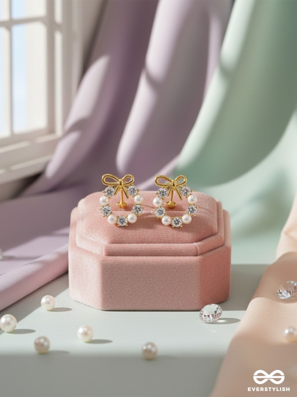 RIBBON PEARL – LUSTROUS BOW-TOP GOLD EARRINGS