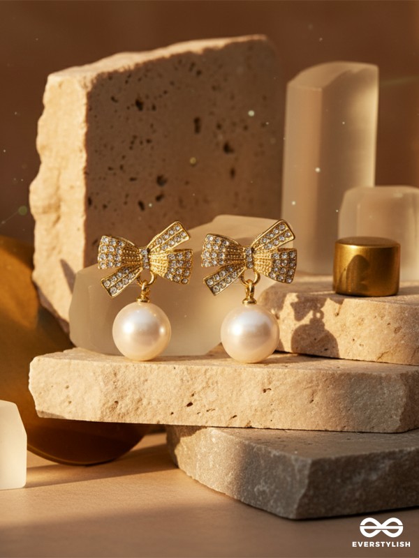 DEWDROP DAZZLE – SPARKLY BOW WITH SINGLE PEARL DROP