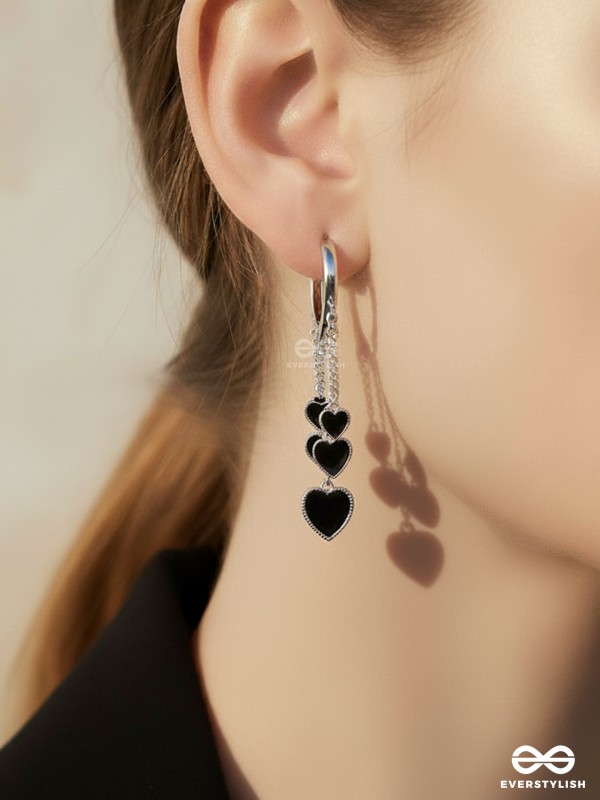 HEARTSTREAM GLITZ – SILVER CHAIN DROP HEART EARRINGS
