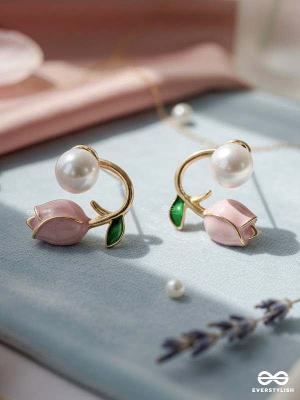 PINK BUDLET – SOFT FLORAL PEARL STUDS