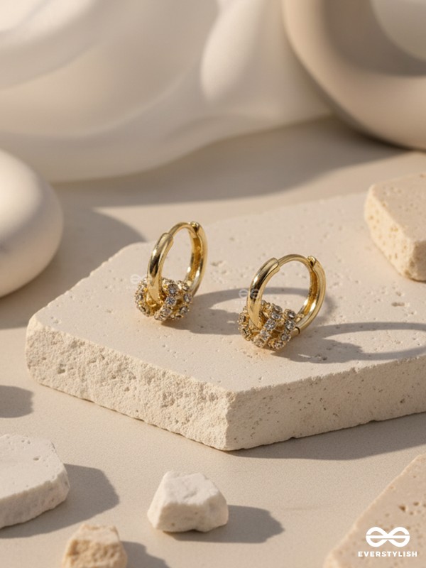 SPARKLE CIRCULET – CHARMING GOLD HOOP EARRINGS