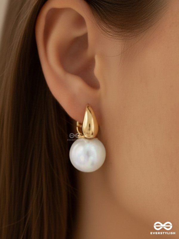 THE LUMI PEARL – DAINTY PEARL DROP EARRINGS