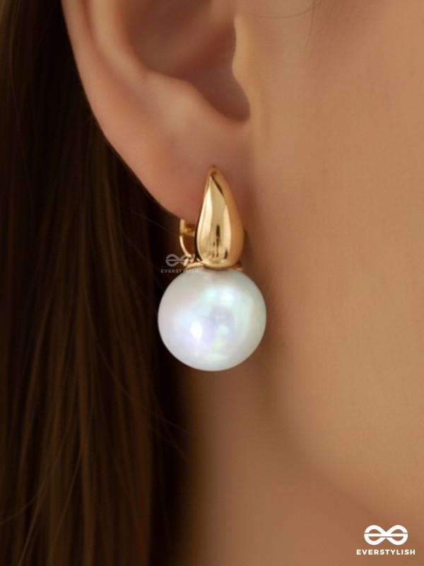 THE LUMI PEARL – DAINTY PEARL DROP EARRINGS
