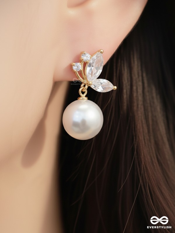 PEARL BUD – MINIMAL LEAF ACCENT WITH PEARL