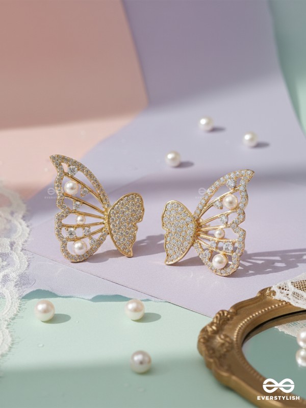 WING OF DAWN – DREAMY LIGHT-TOUCHED CRYSTAL EAR JACKETS