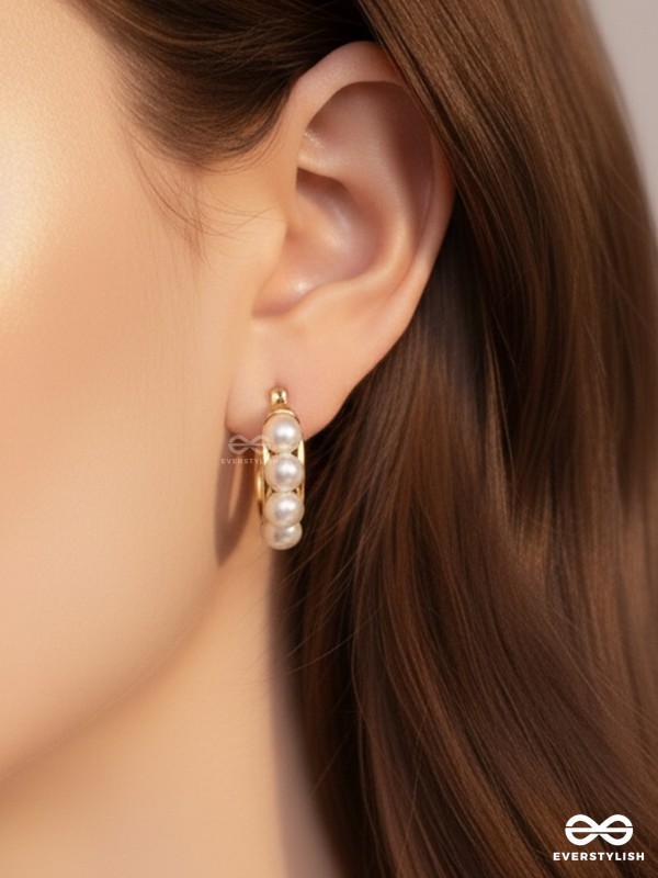 PEARL BAND – ELEGANT PEARLED MINI HOOPS