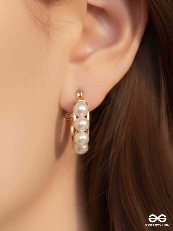 PEARL BAND – ELEGANT PEARLED MINI HOOPS