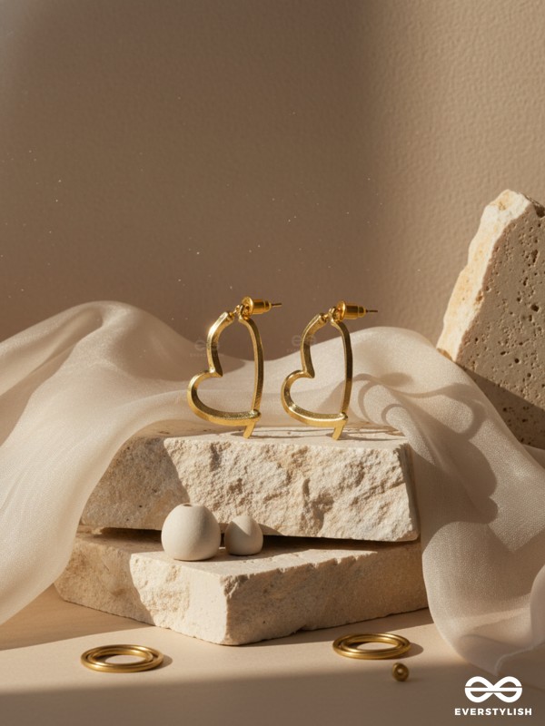 CURVED HEARTLINE – MINIMAL OPEN HEART EAR JACKETS