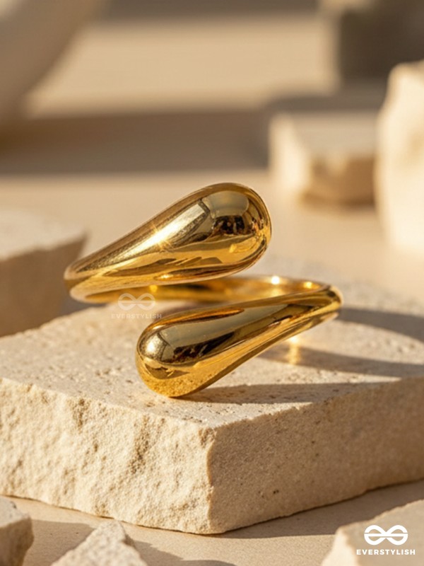 BOUND BEAUTY – CHUNKY GOLDEN KNOT RING