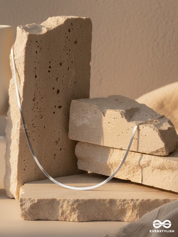 SLEEK WAVE – MODERN SILVER SNAKE CHAIN