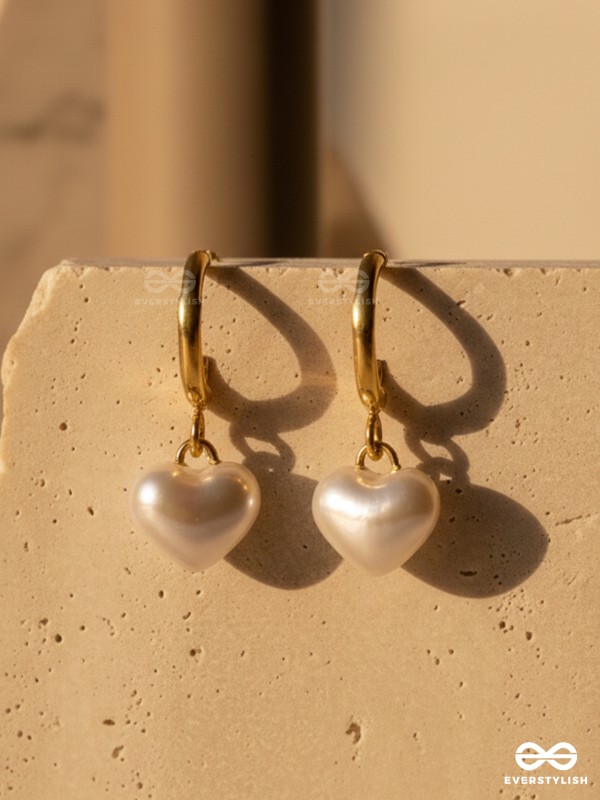 ROSÉLLA PEARL - PEARL HEART HOOP EARRINGS