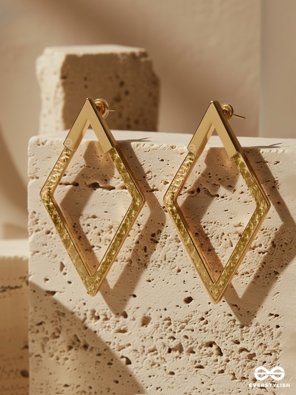 KRYSSA –DIAMOND FRAME EAR JACKET