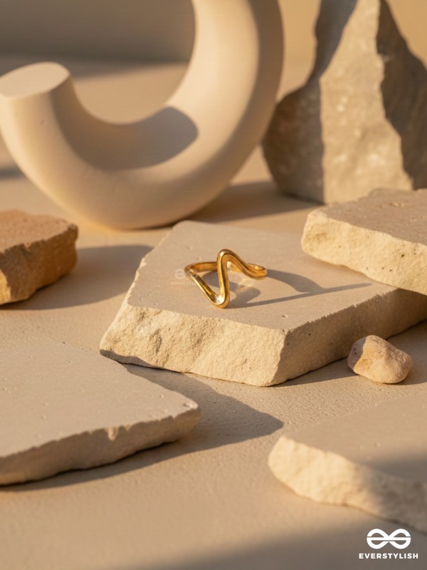 THE MELTWAVE – SCULPTED OPEN GOLDEN RING