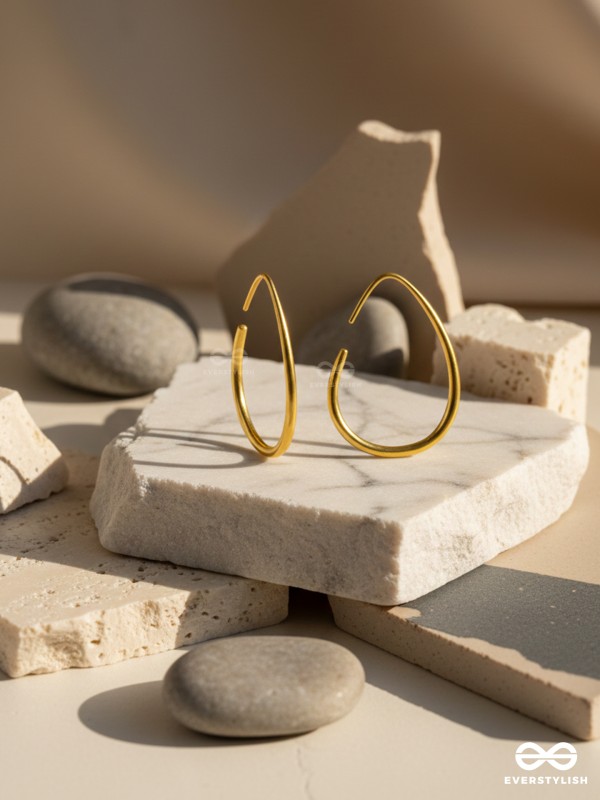 HONEY ARC – WARM GOLD HOOP EARRINGS
