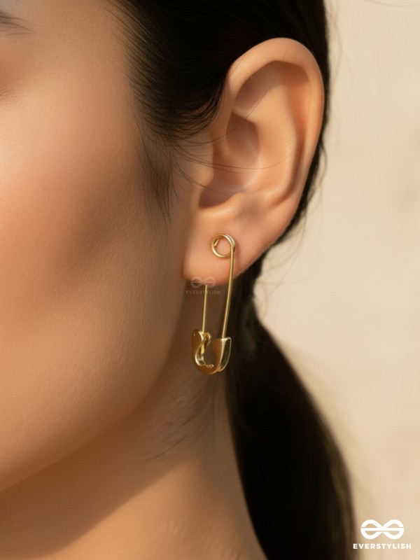 LOCK IT – BOLD SAFETY PIN EARRINGS