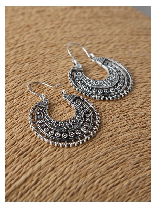 The Lady With A Class Traditional Motif Earrings 