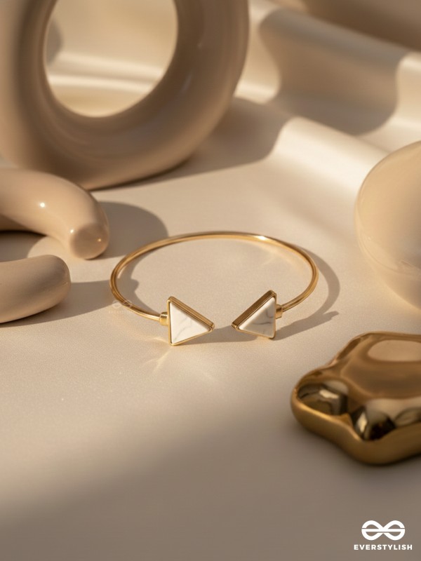 The Gorgeous Charmer- Marble Triangles Bracelet - White