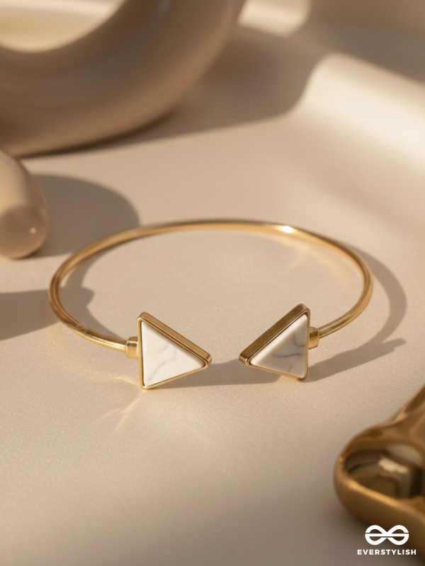 The Gorgeous Charmer- Marble Triangles Bracelet - White