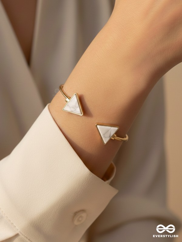 The Gorgeous Charmer- Marble Triangles Bracelet - White