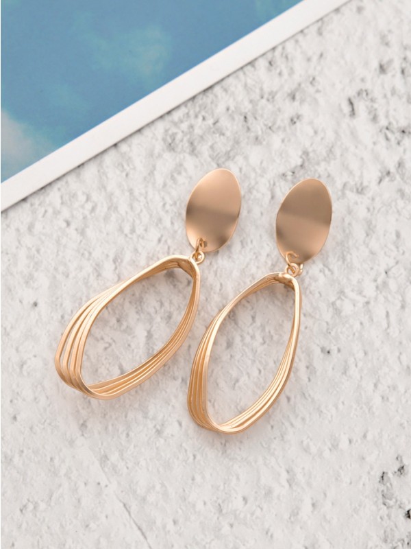 The Crafty Elegance- Golden Matte Earrings