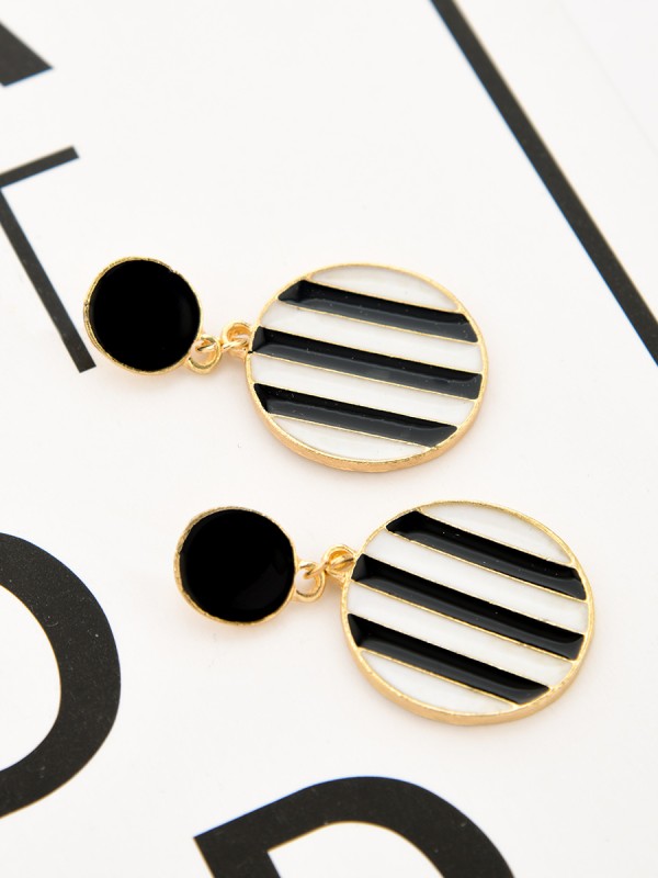 A Classy Affair - Golden Striped Earrings