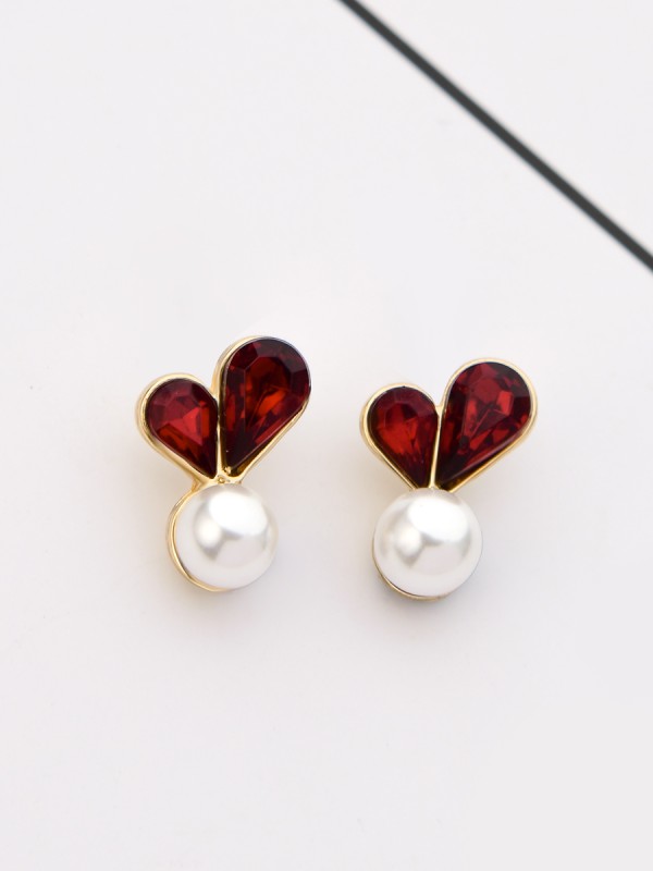 The Little Shimmery Pearl Hearts - Tiny Trinket Earrings