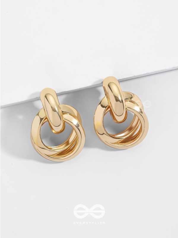 The Entangled Shimmer - Golden Elegant Studs