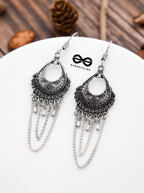 The Interlocked Chains Traditional Motif Earrings