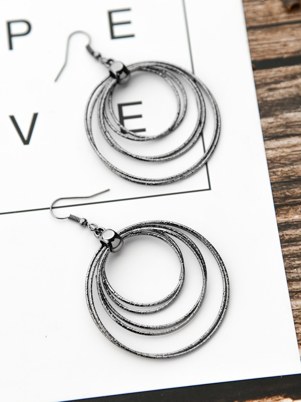 The Shimmery Circles - Dark Grey Elegant Earrings