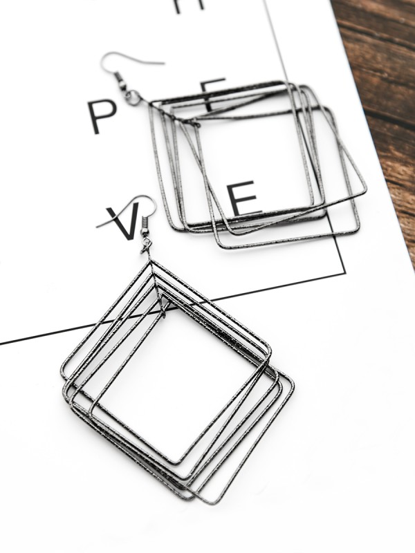 The Shimmery Squares - Dark Grey Elegant Earrings