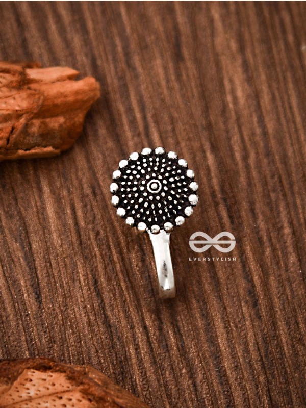 The Little dots Non-piercing Boho Nosepin