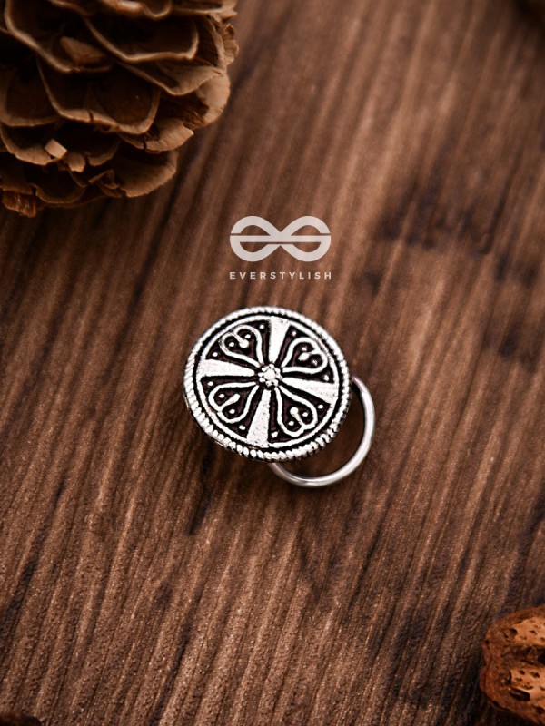 The Little Emblem Non-piercing Boho Nosepin