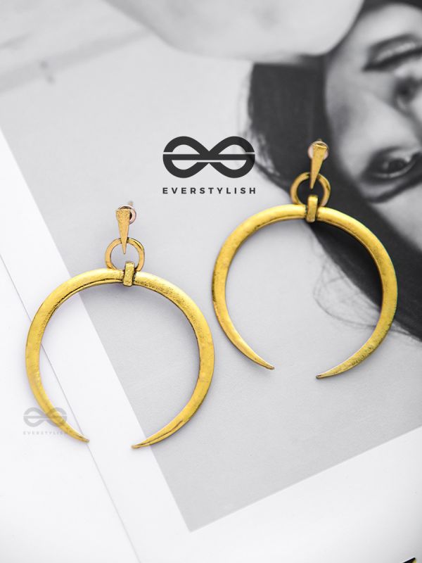 The Gorgeous Badass - Golden Statement Danglers