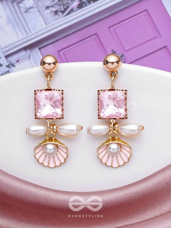 The Splendid Shell- Golden Pearl Earrings