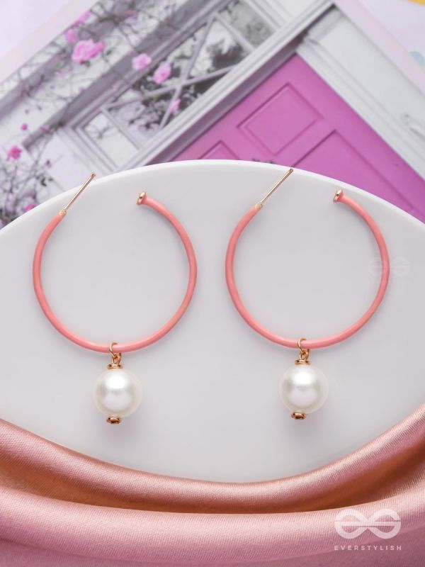 DAZZLING DEWDROP DREAM - CUTE PEARL EARRING