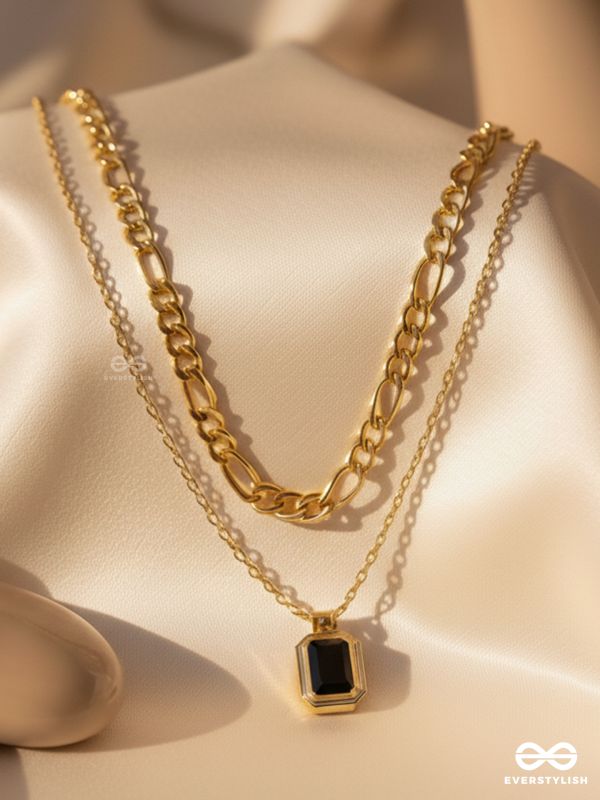 OUT OF THE DARK - BLACK MULTILAYERED NECKPIECE