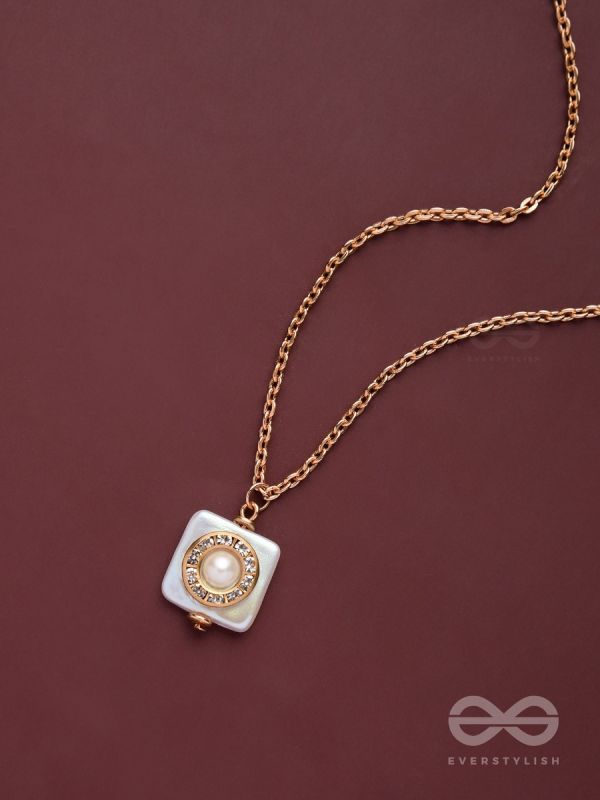 Vanilla Ice Dream - Casual White Neckpiece With Anti-Tarnish Coating 